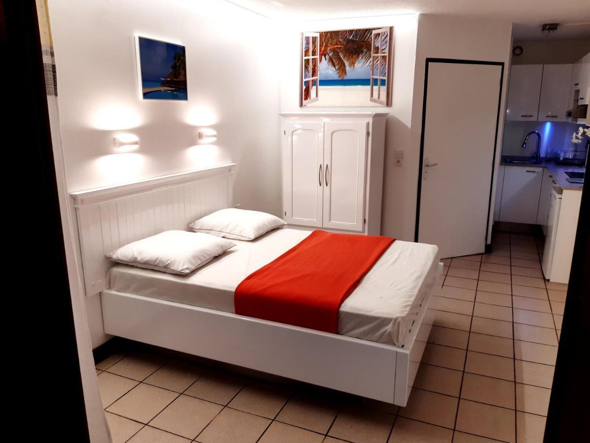 Studio Climatise - Piscine-Plage - 1 A 2 Personnes Sainte-Anne Exterior photo